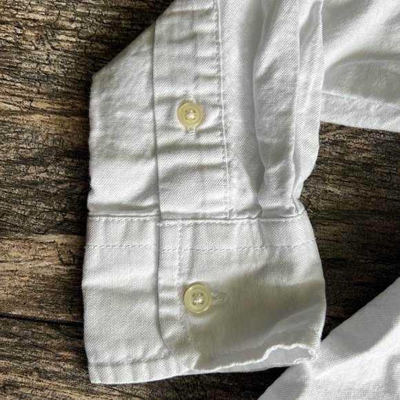 Gap white button up - Picture 2 of 9